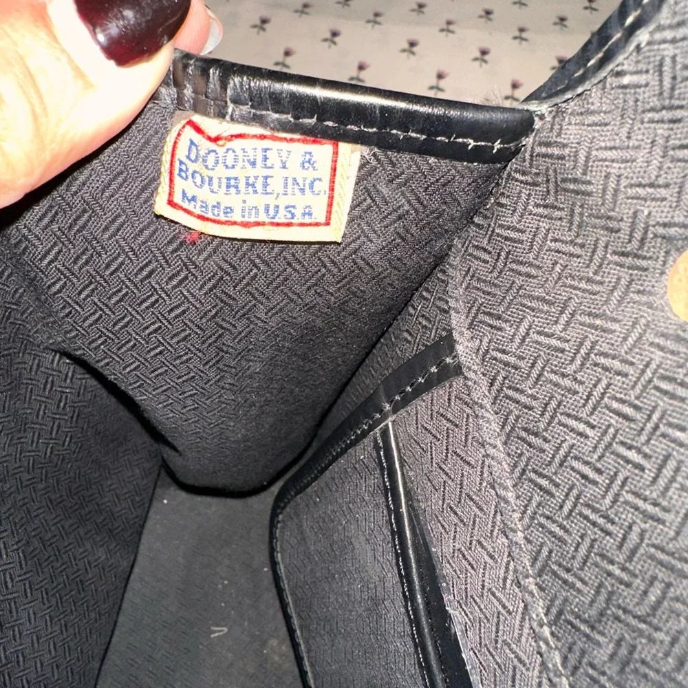 Vintage Y2K Dooney & Bourke Cabriolet black perforated leather backpack - Picture 8 of 10